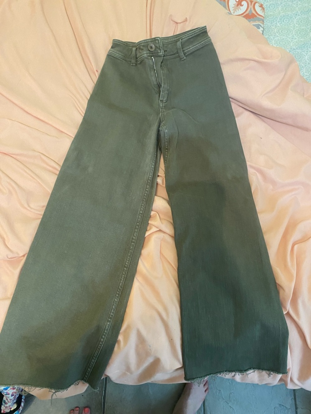 High-Waist Wide Leg Pants in Olive Green